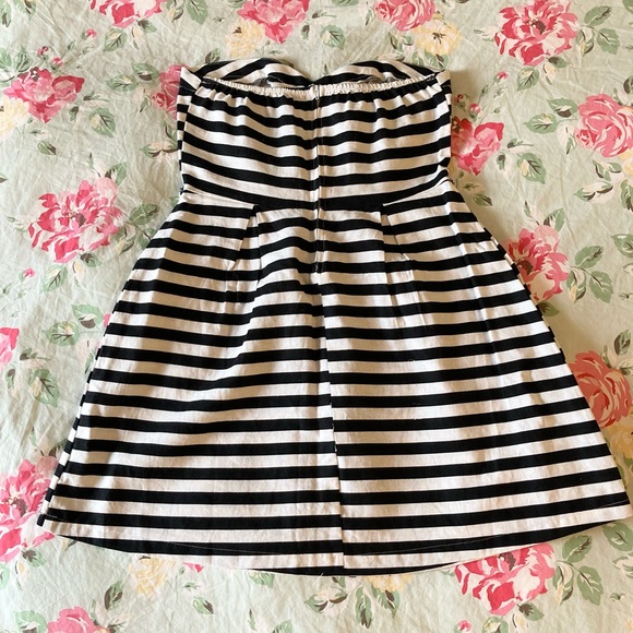 Striped skater dress - Picture 2 of 4